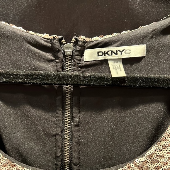 Beautiful cocktail dress - Picture 2 of 3